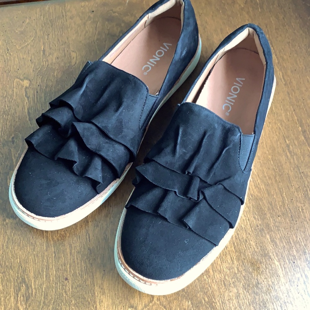 Vionic Mahalo Black Suede Ruffle Slip On Size 9